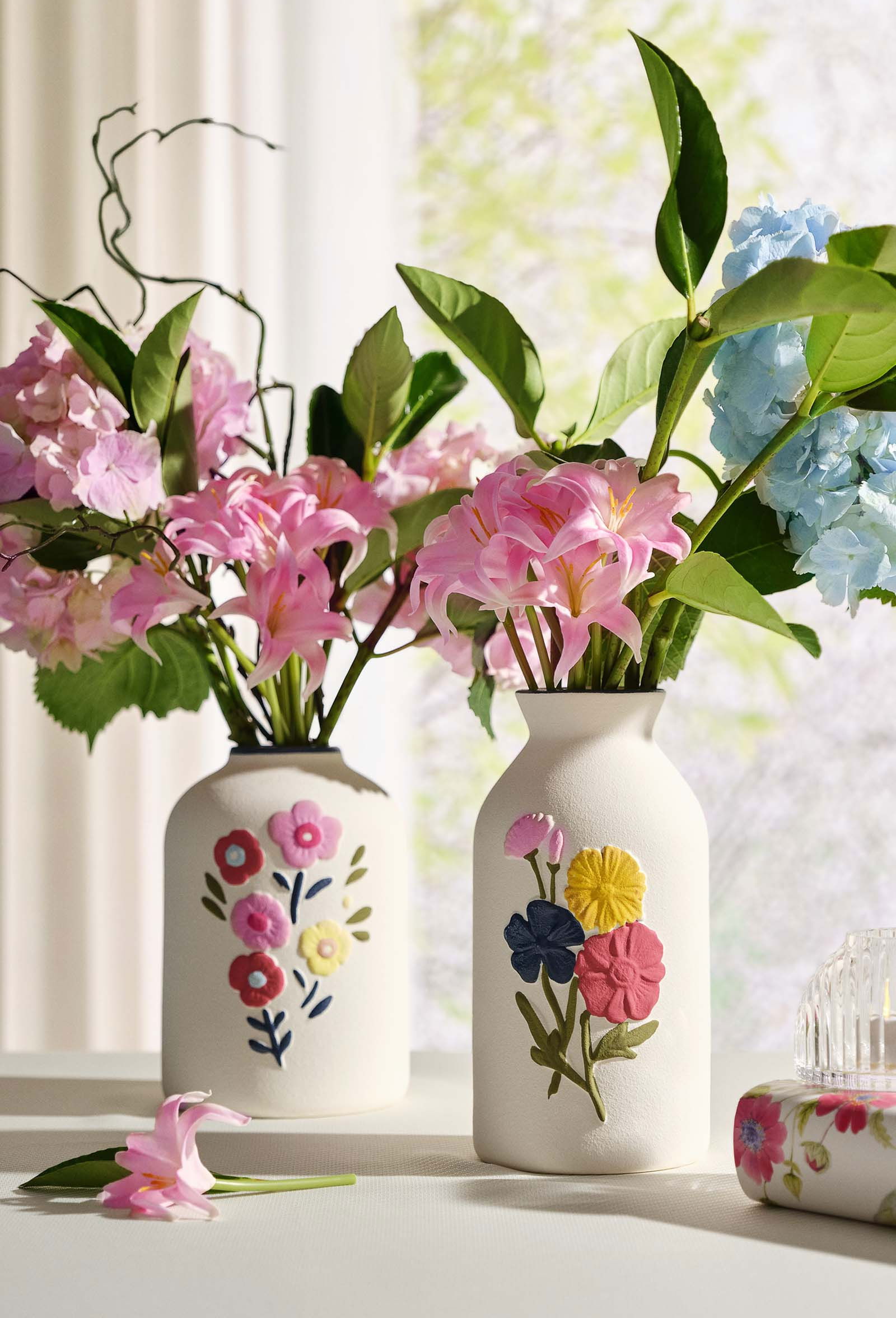 Wildflower 1 Porcelain Decorative Vase 23 cm
